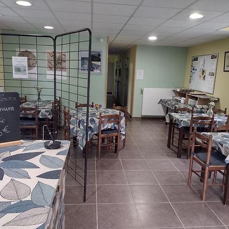 Ostal Scrignac - Gite D'Etape De La Gare Eksteriør bilde